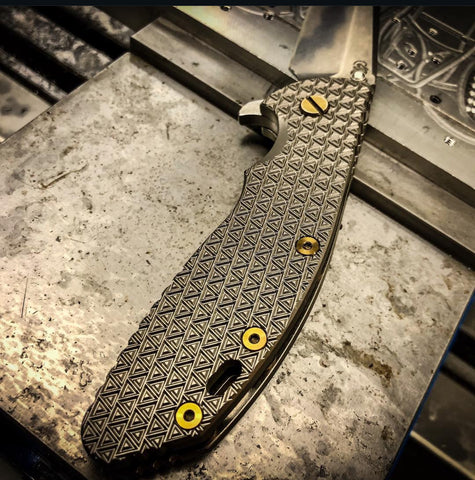 Hinderer XM Series "Triad" Ti scale